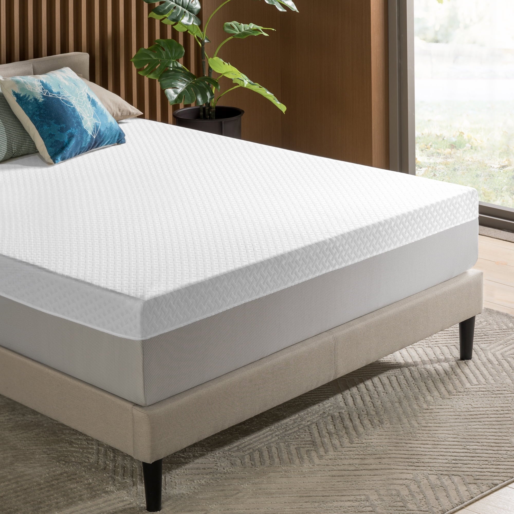 Cooling Airflow 10" Hybrid Queen Mattress in a Box